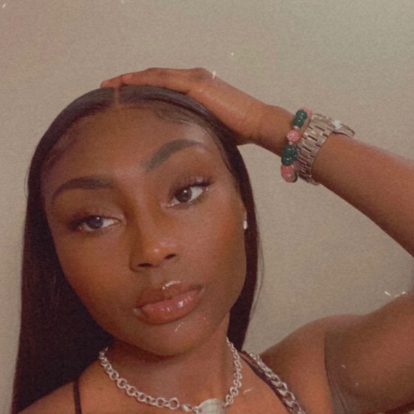 Meet your Posher, Tierra jhanè - Picture 1 of 1